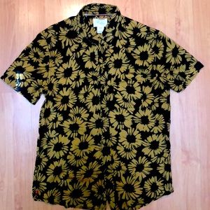 Men’s Floral Pattern Button Up